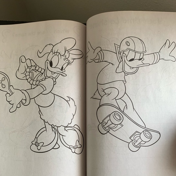 🍒🍒 Disney Mickey Mouse Club House Coloring Book - Picture 5 of 6